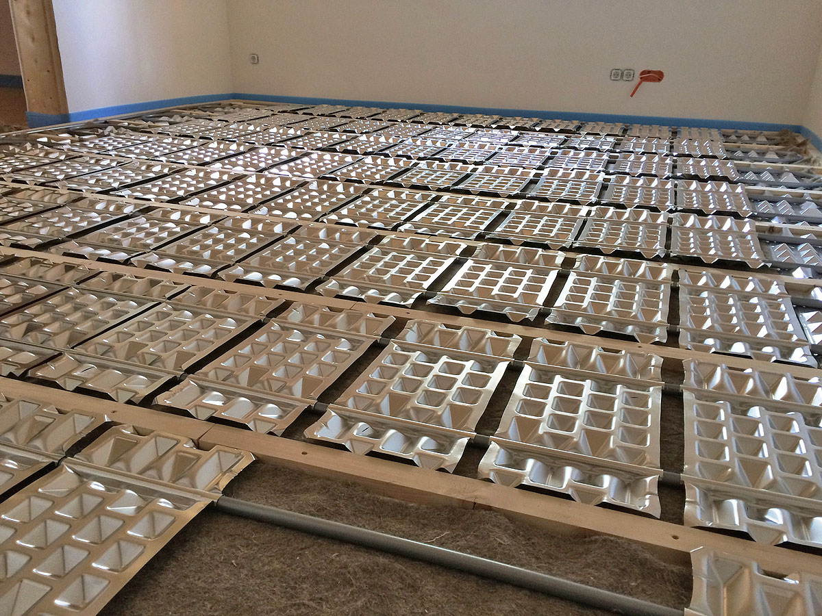 1787_img1_b.jpg (366 KB)