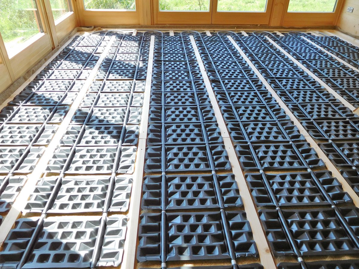 1784_img1_b.jpg (353 KB)