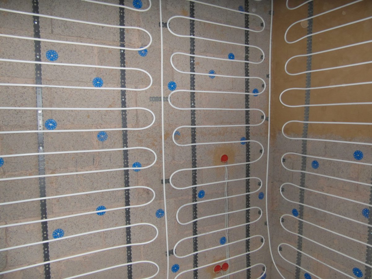 1862_img1_b.jpg (200 KB)