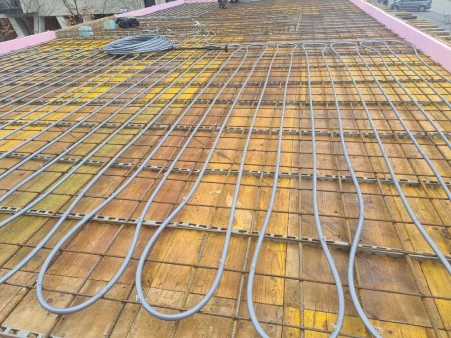 1760352929_36_2523_img1_b.jpg (203 KB)